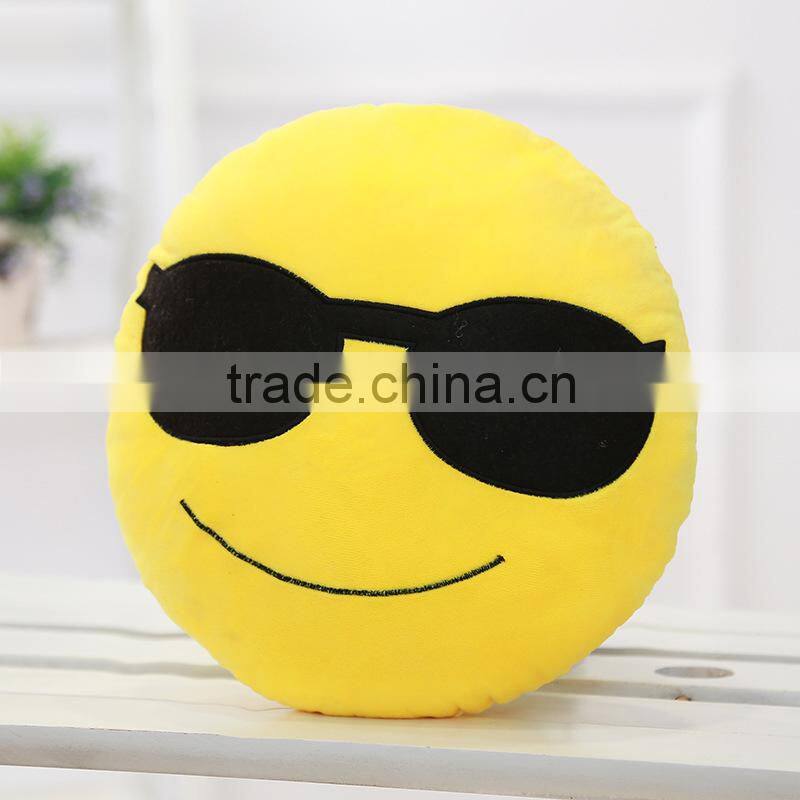 2015 new design emoji pillow, with polyester fiber filling