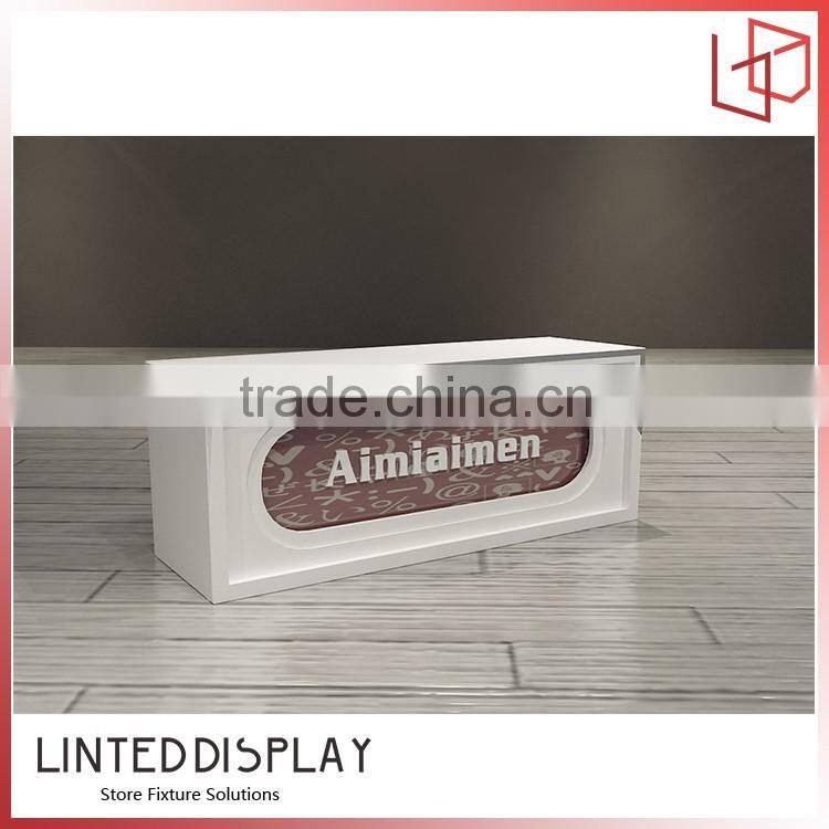 Checkout counter for chain store with cash desk