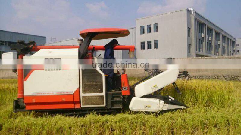 Mini agricultural machine of rice and wheat harvester