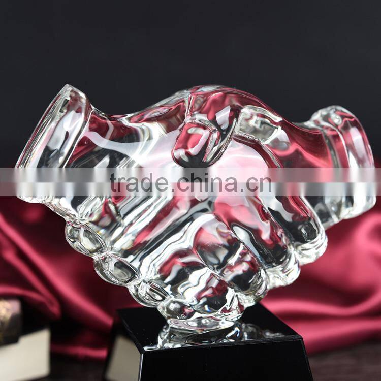Jingyage top quality k9 crystal handshake trophy company souvenir crystal trophy business award gift crystal