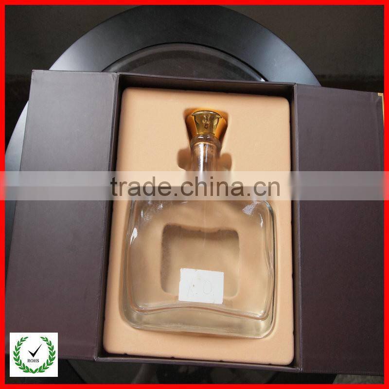 Vacuum flocking wine carrier tray