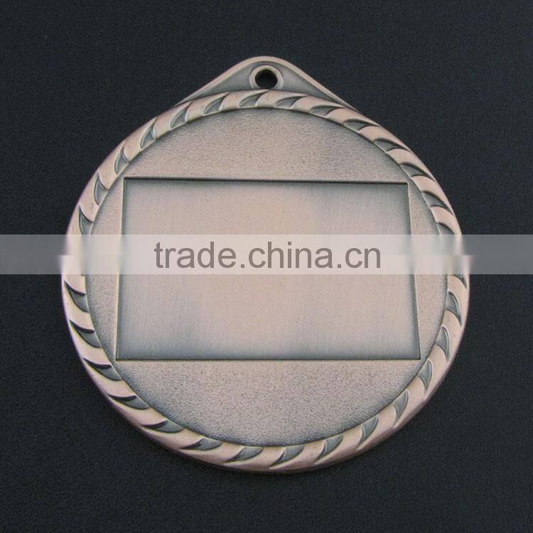 2016 new design custom gold math metal medal