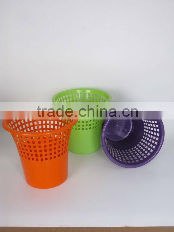 plastic sute trash can