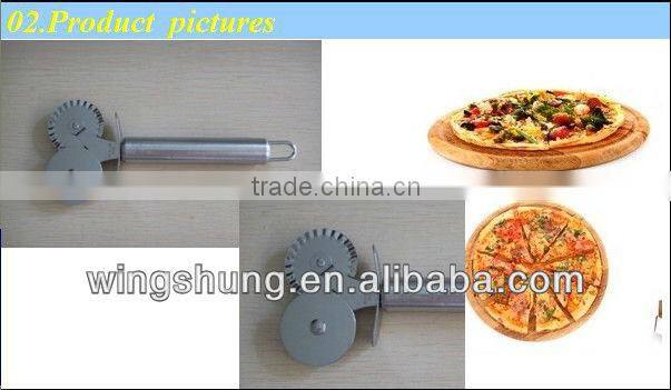 17.5*7.5cm Practical stainless steel pizza knife/Lace wheel convenient to use