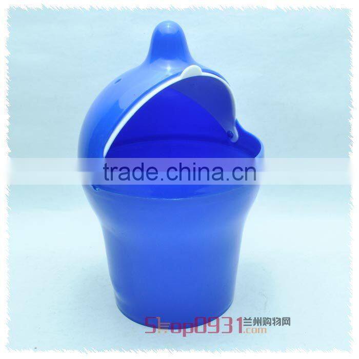 plastic table trash can