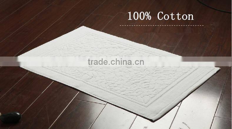 100% cotton embossed pattern Absorbent jacquard bathmat
