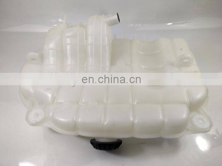 Cooling System Plastic Water Tank Oem 22430366 for VL FH FM FMX NH Truck Radiator Expansion Tank