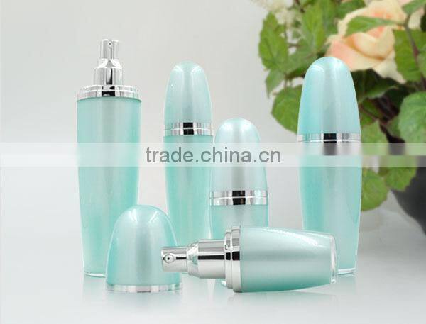 2015 China Manufacturer Cosmetics Plastic Bottle with Lotion Pump Top