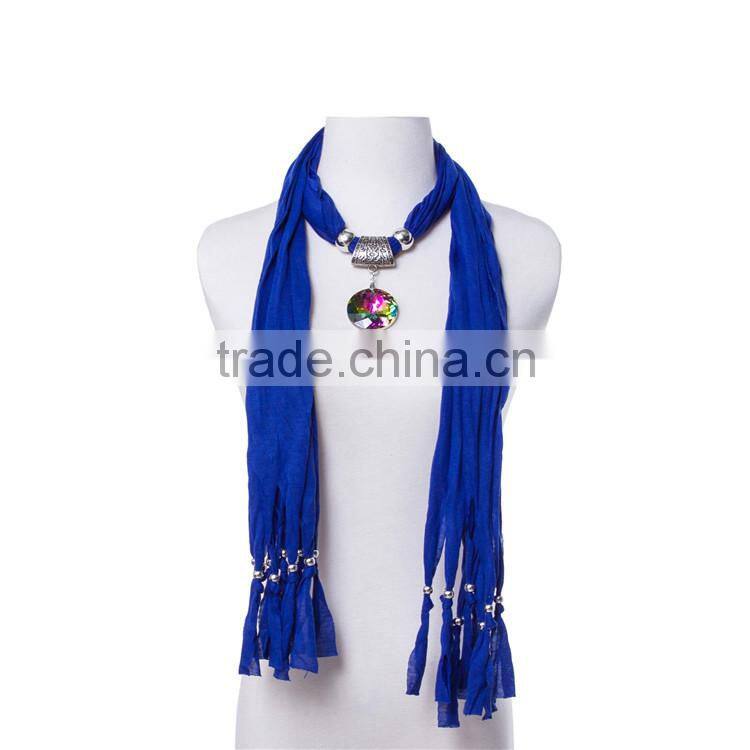 2016 New design round crystal stones pendant scarf