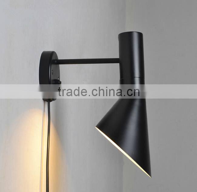 Unique Design European Classical Metal Wall Lamp