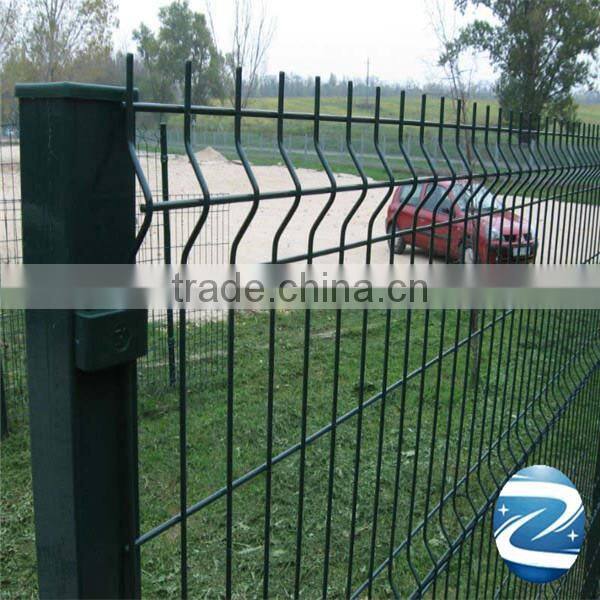 PVC coated welded wire mesh fence panels in 6 gauge.