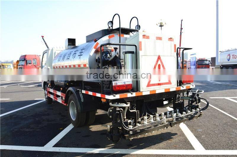 High quality dongfeng 4000L asphalt spray truck made in factory