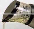 wholesale plastic Volume control small portable Kitchen glass oiler