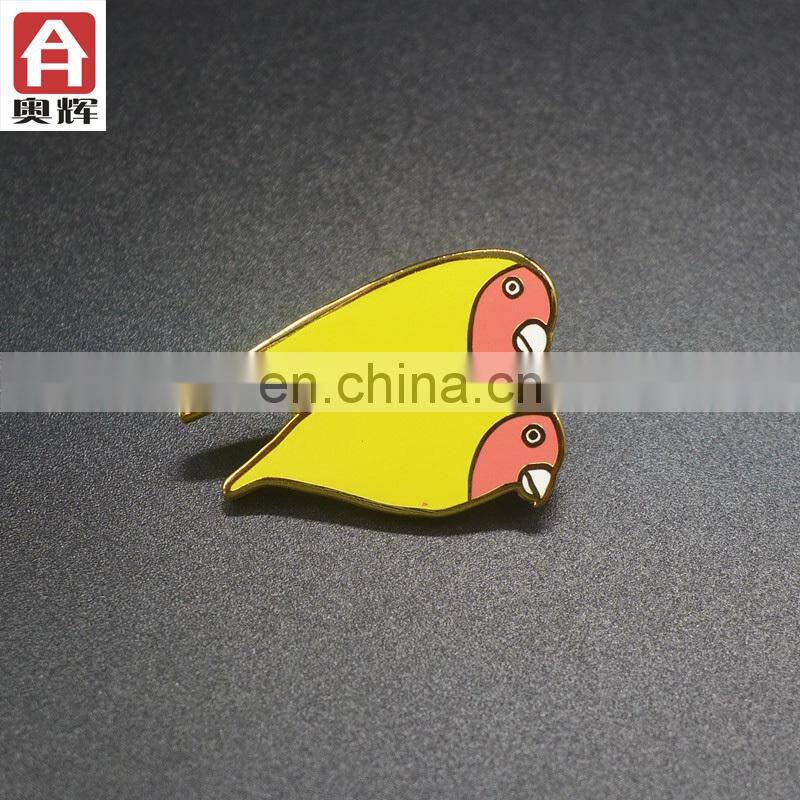 Hot sell brass souvenir enamel badge hot sell badges