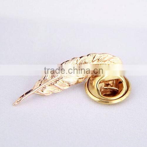 Hot sales popular gold plated animal feather brooch