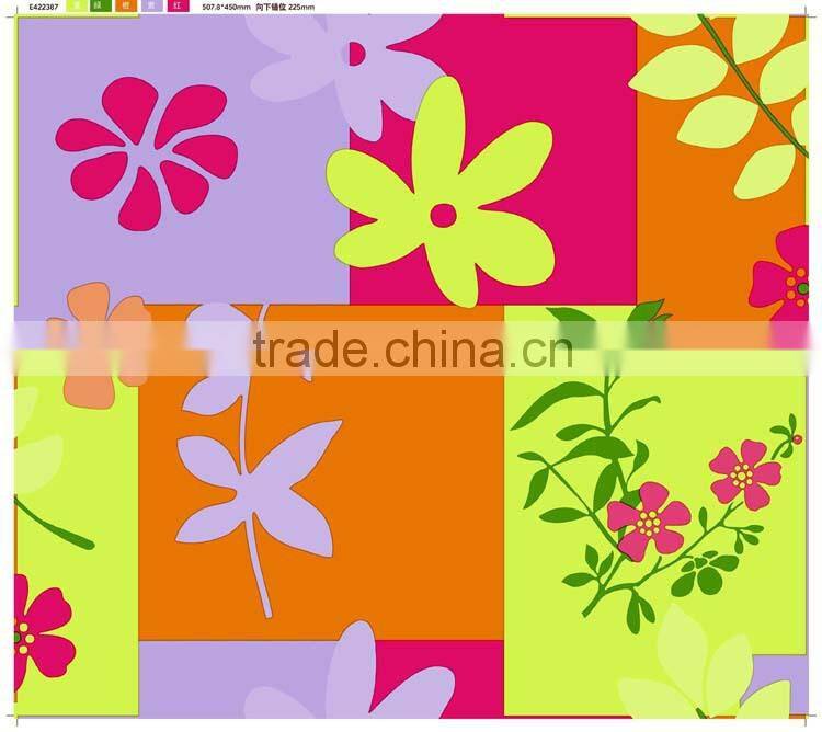 2015 Newest printed spray design plastic tablecloth with lace/waved/straight edge