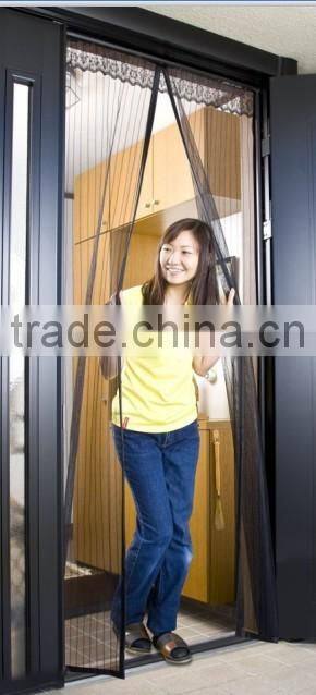 Mesh Guard Hands Free Screen Door