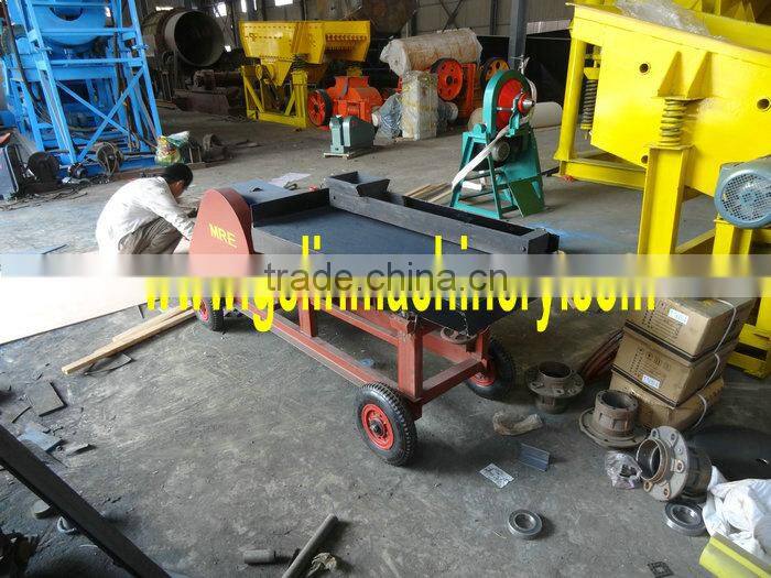 Mini mobile gold shaking table with movable wheels for small scale mining separation