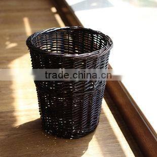 Linyi hotsale willow trash can baskets with handle from manufacturer