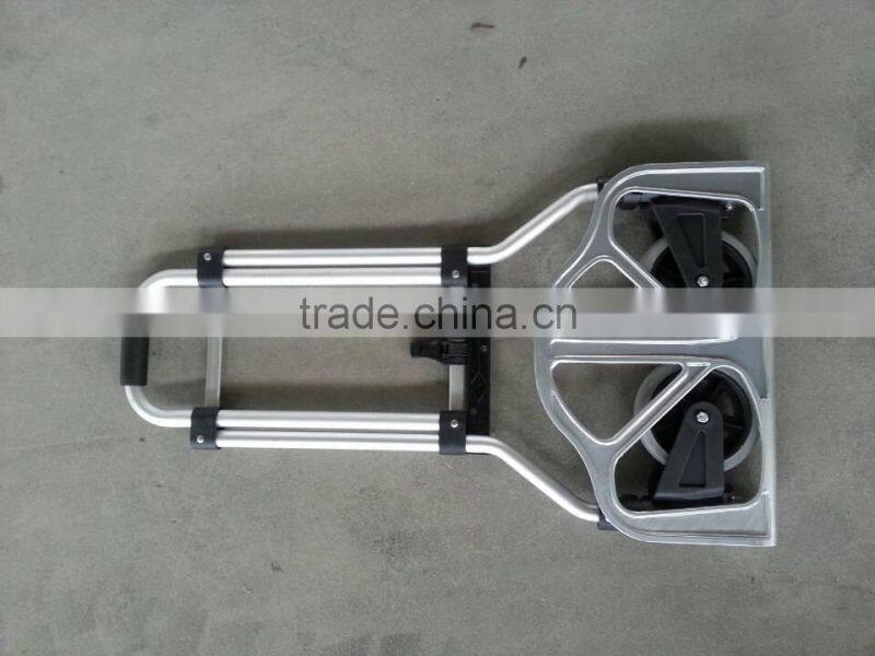 Foldable handtruck