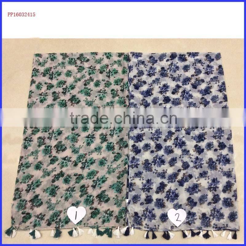 2016 small red flower printed scarf with fringe wholesale