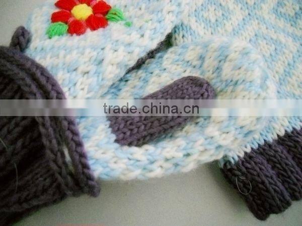 fashion lady acrylic knitted jacquard mitten hat set with embroidery