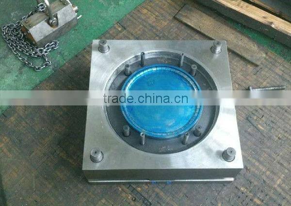 Painting lid injection mould