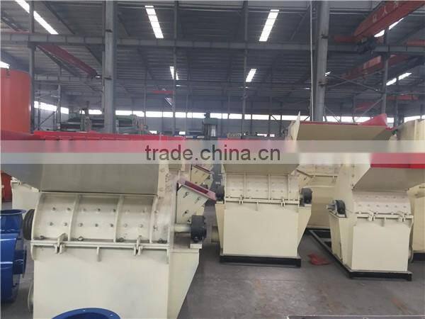 2017 NEW type Diesel engine wood chips hammer mill/ wood crusher machine made in China