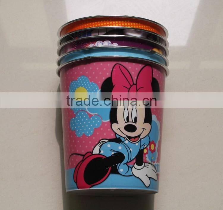 plastic trash can wastebasket for child's room