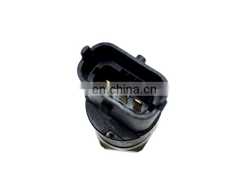 FUEL RAIL HIGH PRESSURE SENSOR FOR HYUN-DAI H-1 STAREX KI-A SORENTO 2.5 CRDI BM-W 3.0 D OEM 0281002405