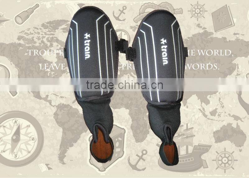 Plastic Shin Guards with ankle for sport productor