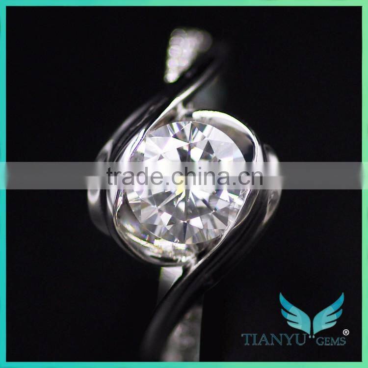 Wholesale wedding rings 14K 15K PT925 1ct Brililiant round cut Moissinite diamond with strong fire