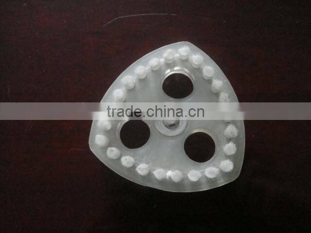 Triangular Sieve Cleaner with Brush