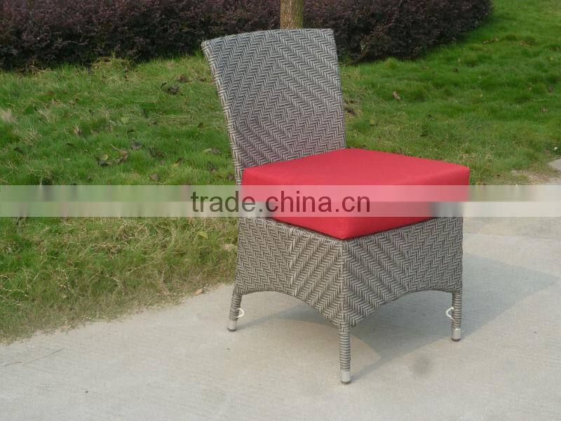 2050 wicker round dining room table