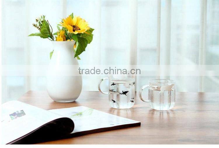 New design Christmas gift polar pattern glass polar bear penguin cup