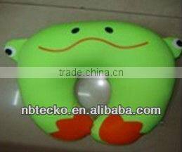 Frog shape imprint U neck travel pillow pattern