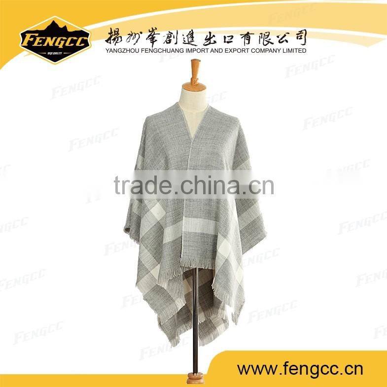 2016 fashion design beautiful Lady Sweden ponchos knit vest