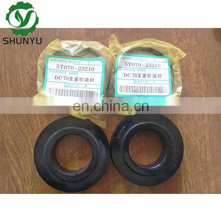 rice combine harvester KUBOTA DC70 spare parts ROLLER SEAL