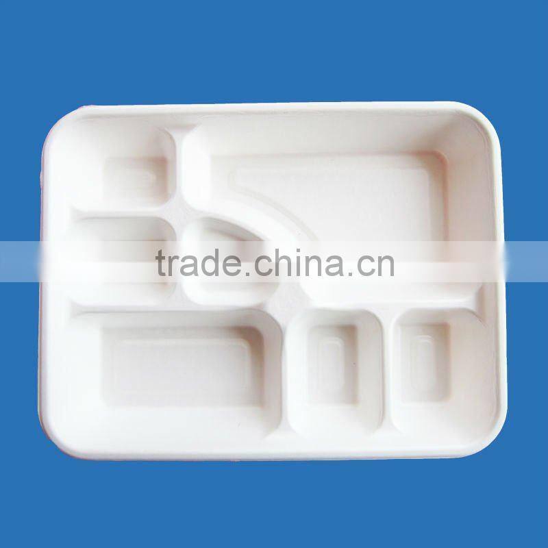 Disposable paper lunch trays in food packaging