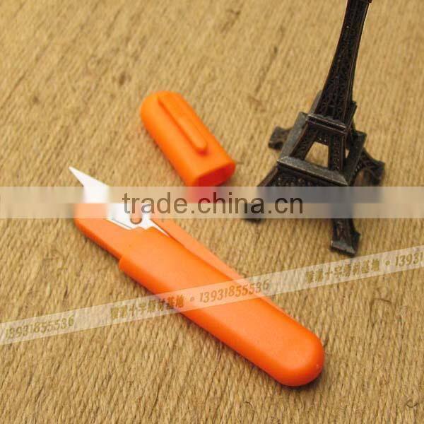 Wholesale Bobbin Winding Board craft colorful plastic sewing tools for cross stitch Winding bobbin Card