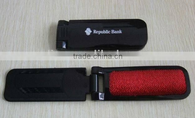 square shape one side cloth brush Language Option French