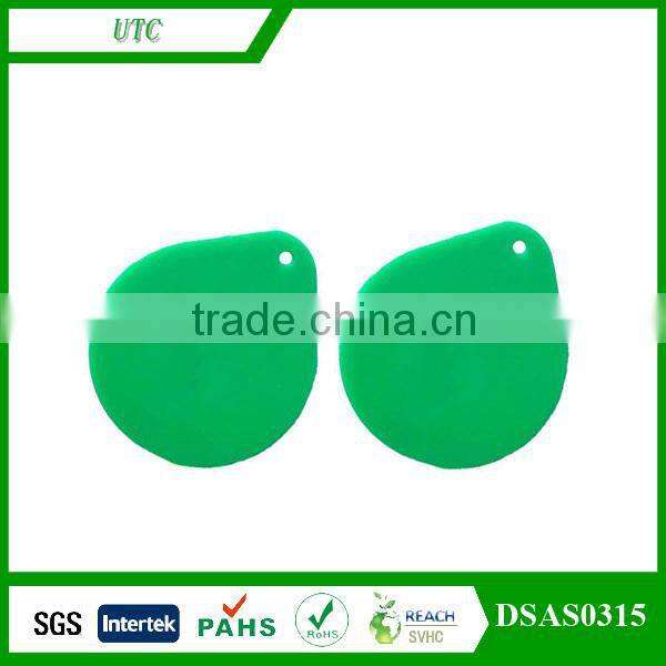 with letter logo 3D soft PVC keychain rubber key rings plastic keychain