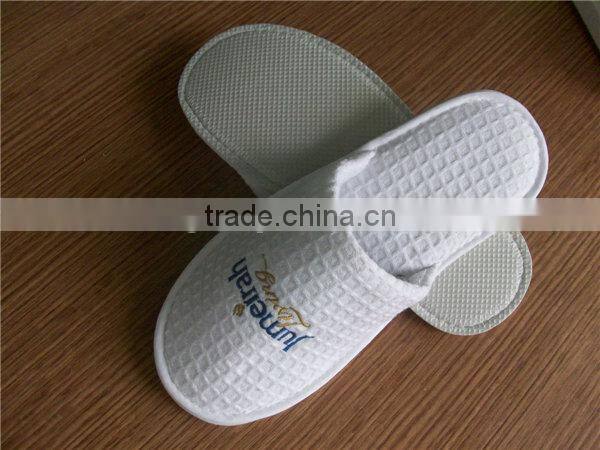 Custom hotel slipper, indoor soft disposable slipper with a variety of color.