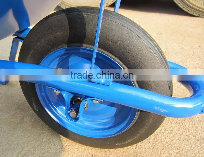 Transport wheelbarrow for garden or farm use