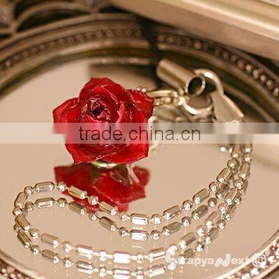 Beautiful resin jewelry real flower for mobile