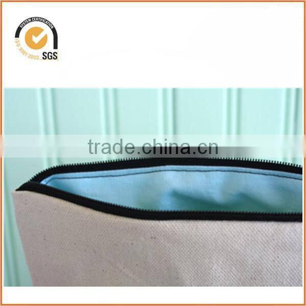 Vintage Camera Applique Zipper Pouch/Makeup Bag: Natural Canvas with Black and Silver Chevron-Print Chiqun Dongguan CQ-H01096