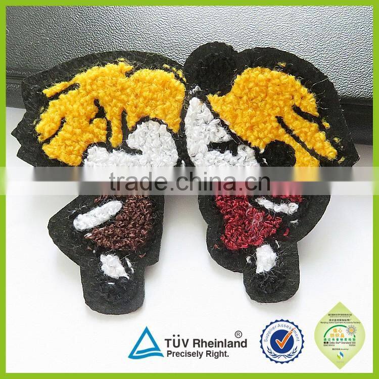Big factory made embroidered label star chenille embroidered patches