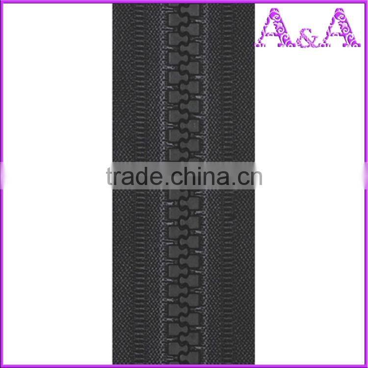 wholesale waterproof plastic long chain transparent teeth plastic long chain large plastic long chain