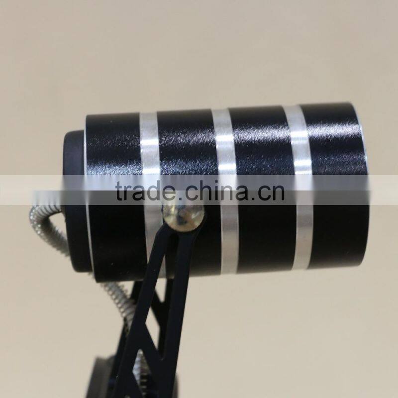 Portable solar led track light for display