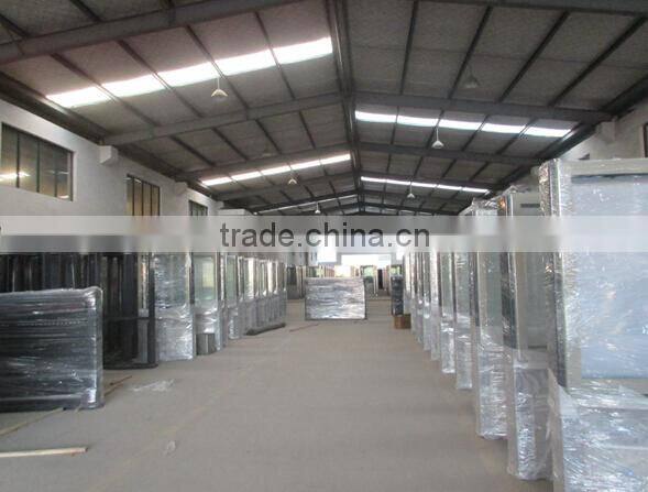 Waterproof street side advertising led light box with trash bin